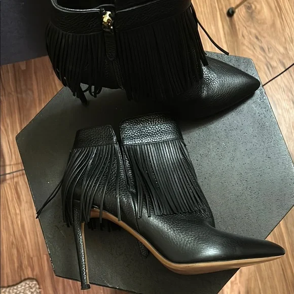 Valentino Garavani Black Fringe Heeled Boots - Picture 3 of 7